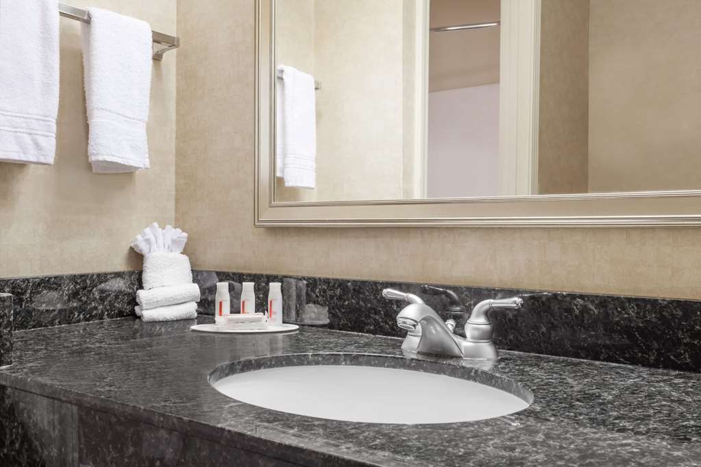 Howard Johnson Evansville East - thumb 4