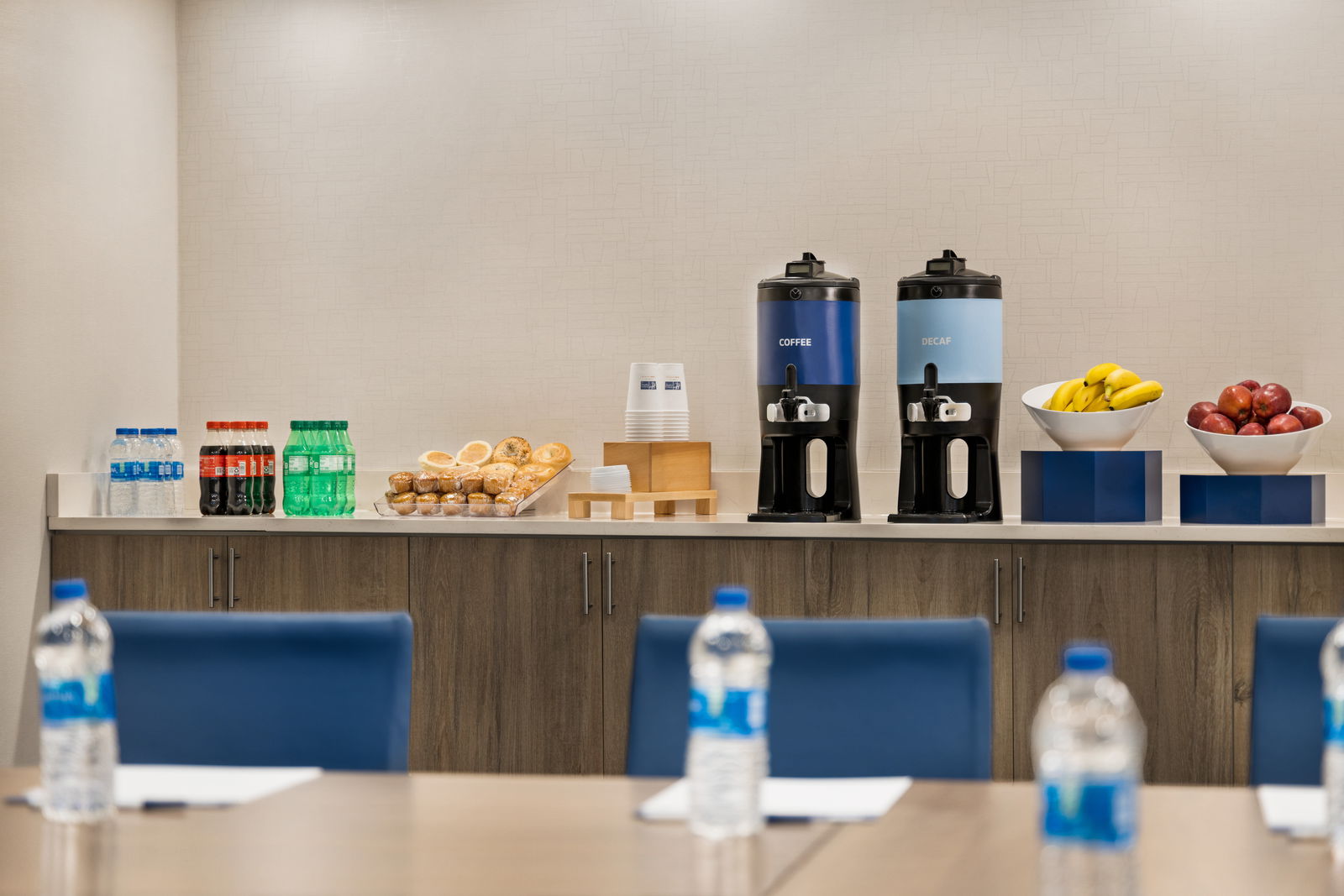 Holiday Inn Express & Suites Downtown - thumb 8