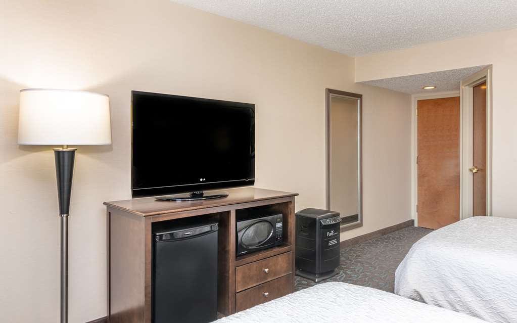 Hampton Inn Evansville - thumb 16