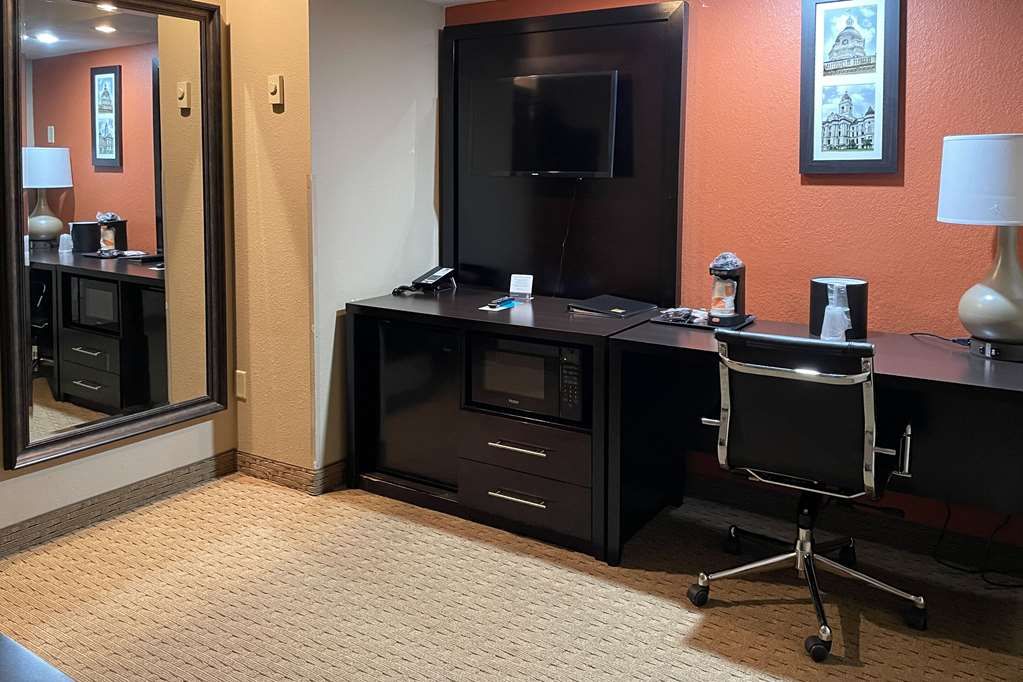 Clarion Inn & Suites Evansville - thumb 13