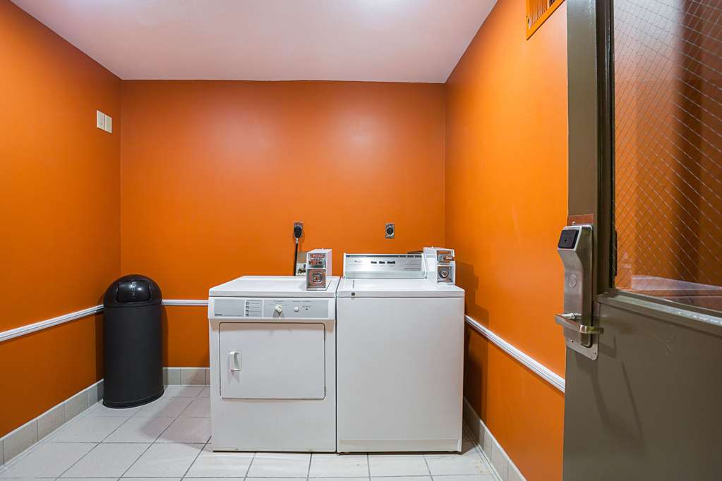 Clarion Inn & Suites Evansville - thumb 17