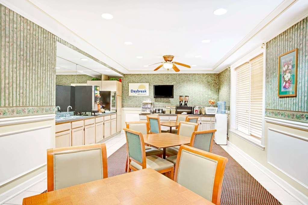 Days Inn Kingsland - thumb 14