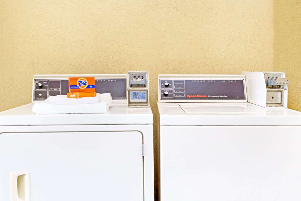 Days Inn Kingsland - thumb 15