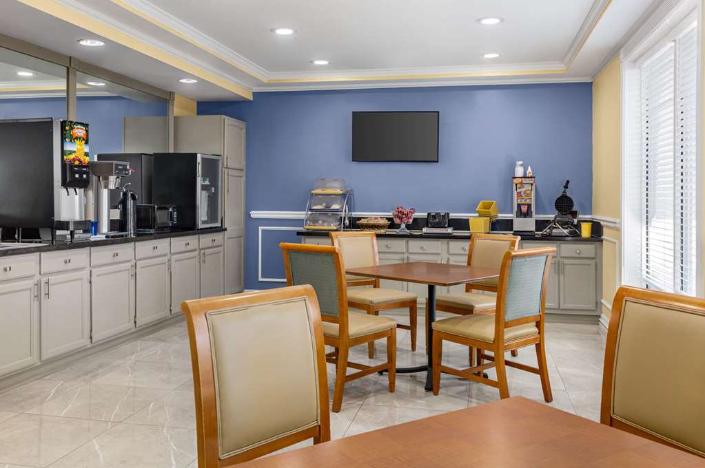 Days Inn Kingsland - thumb 17