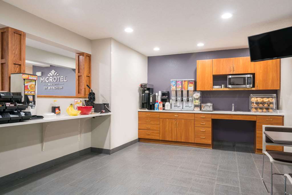 Microtel Inn & Suites Springfield - thumb 14