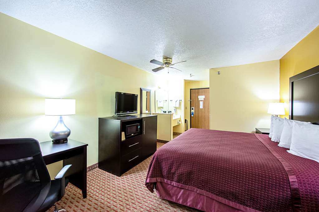 Rodeway Inn & Suites - thumb 9