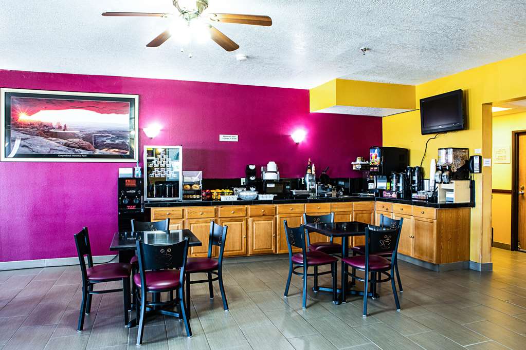 Rodeway Inn & Suites - thumb 13