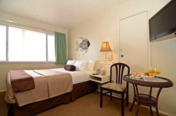 Lovers Point Inn - thumb 1