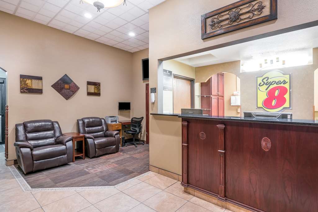 Super 8 Bismarck - thumb 2