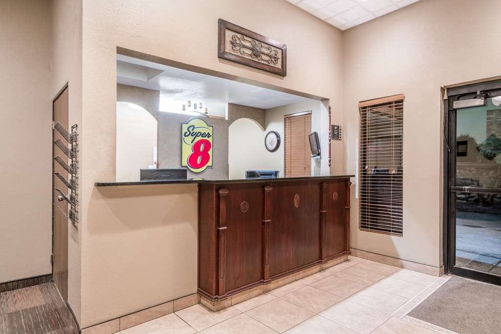 Super 8 Bismarck - thumb 3