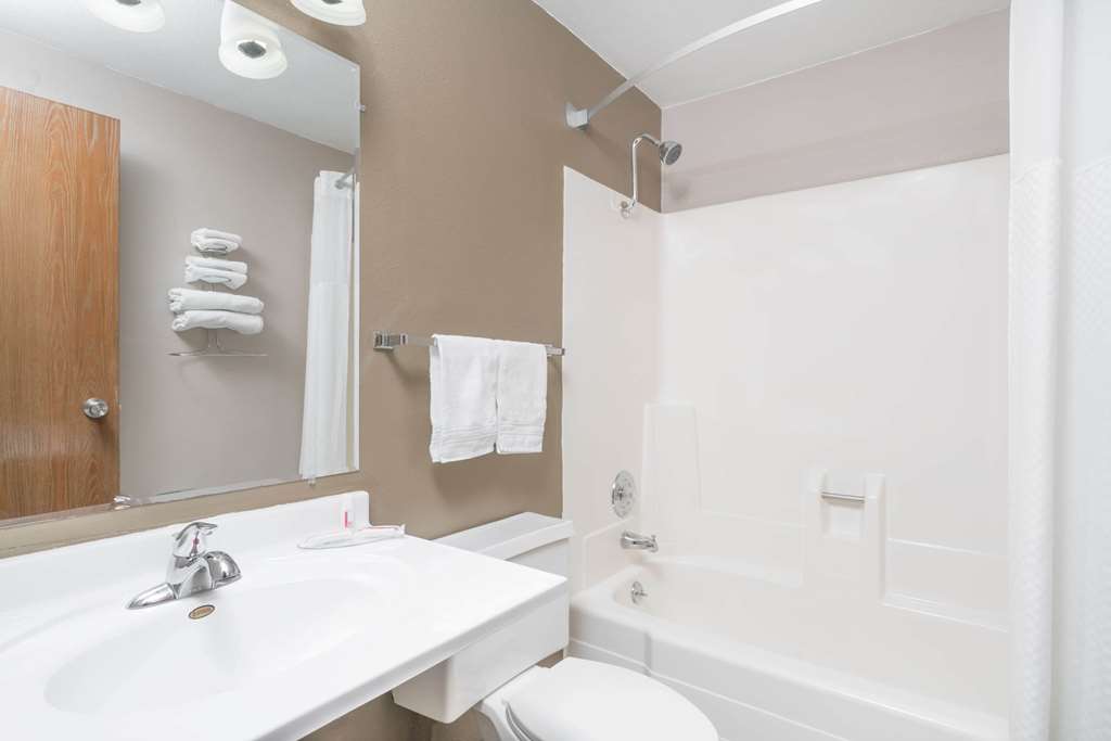 Super 8 Bismarck - thumb 4