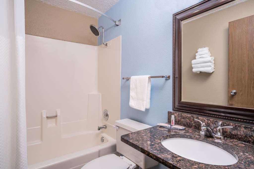 Super 8 Bismarck - thumb 8