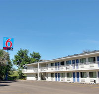 Motel 6 Bismarck - Tourism House
