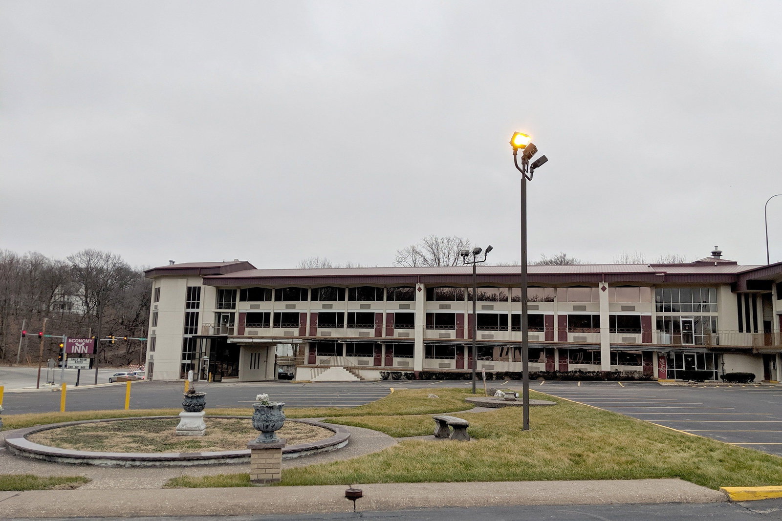 OYO Hotel Moline Downtown IL I-74 North - thumb 0