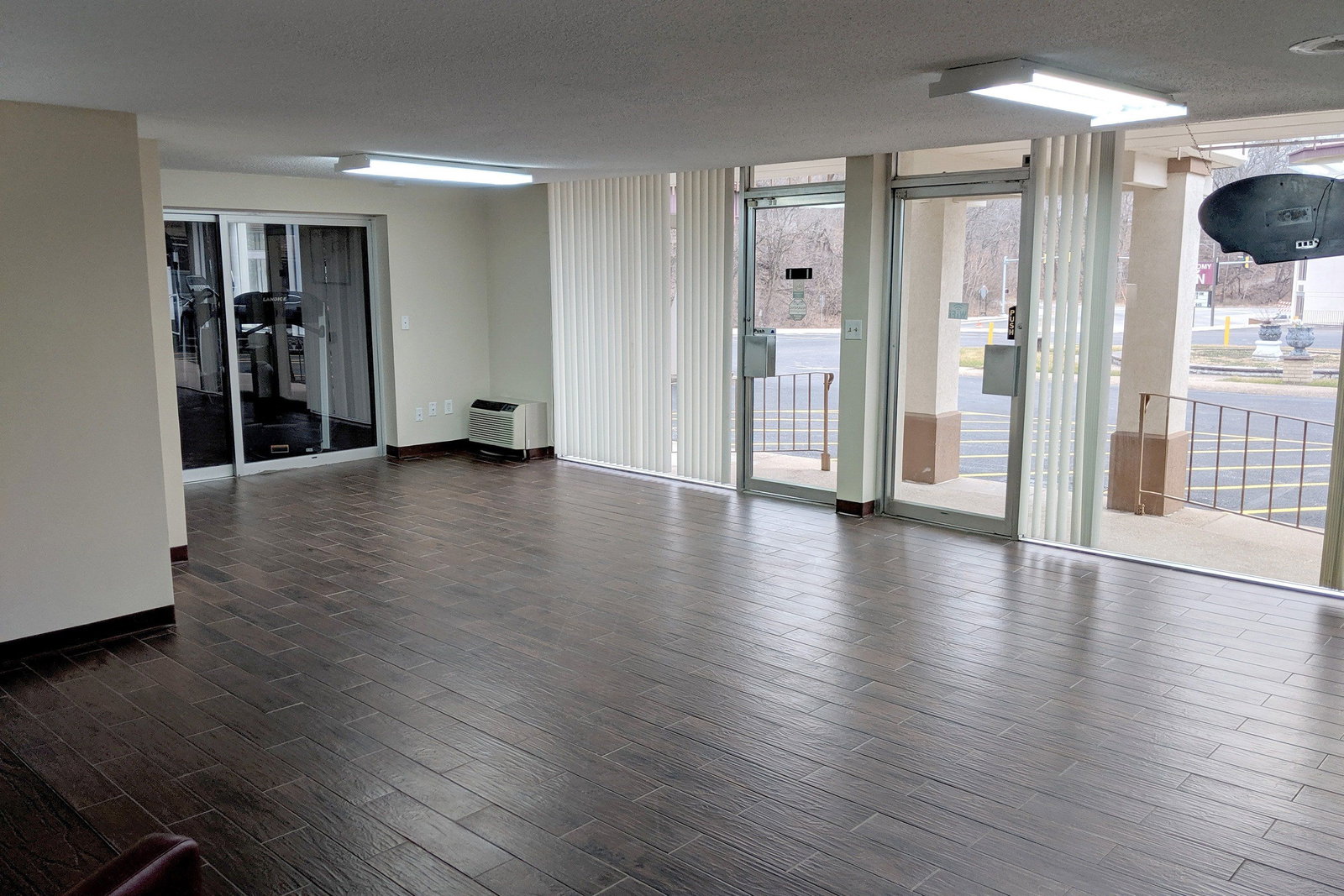 OYO Hotel Moline Downtown IL I-74 North - thumb 4