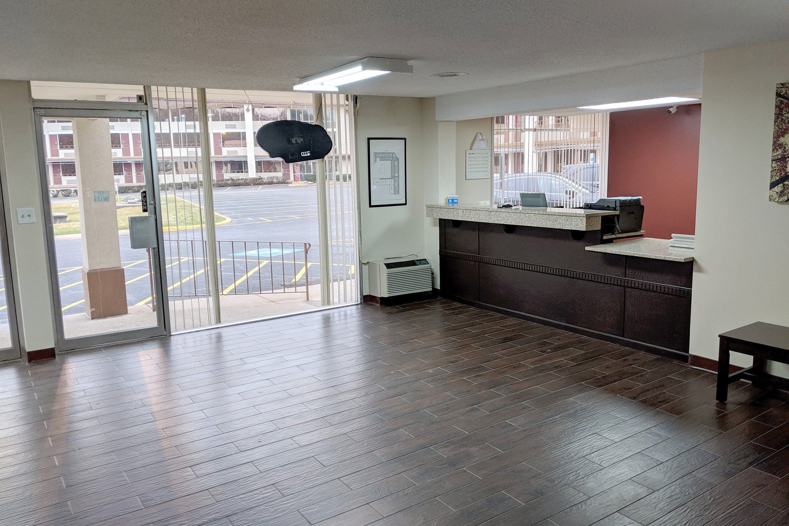 OYO Hotel Moline Downtown IL I-74 North - thumb 5