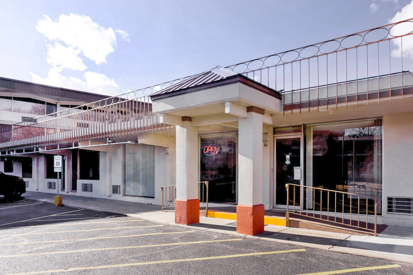 OYO Hotel Moline Downtown IL I-74 North - thumb 16