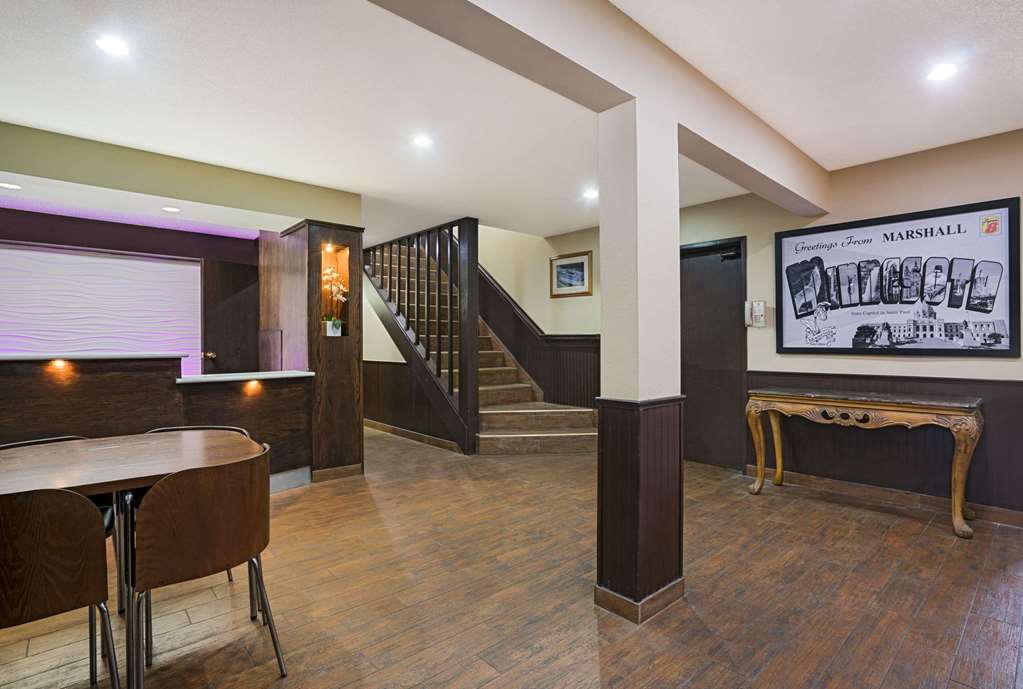 Super 8 Marshall - thumb 2