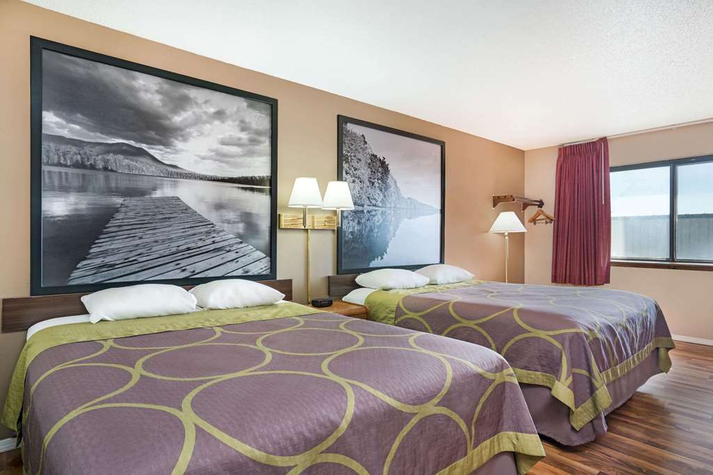 Super 8 Marshall - thumb 6