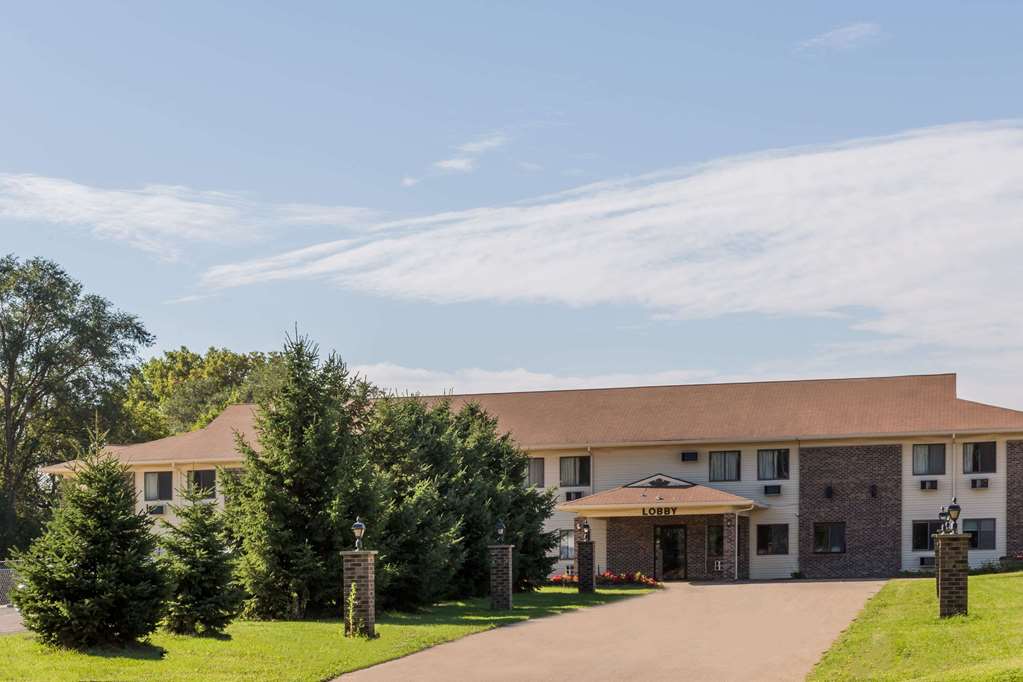 Super 8 Madison - thumb 3