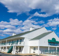 Super 8 by Wyndham Branson - Tourism House