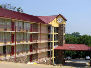 Ozark Mountain Inn - thumb 0