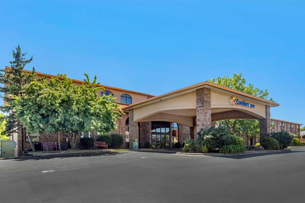 Comfort Inn At Thousand Hills - thumb 1