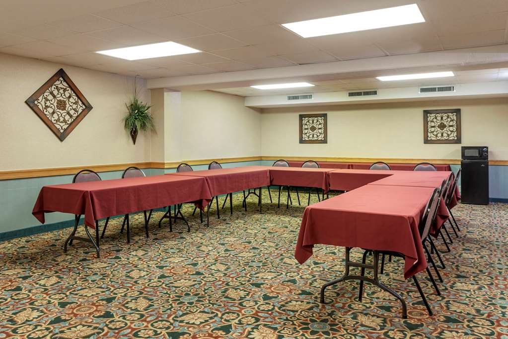 Comfort Inn At Thousand Hills - thumb 9