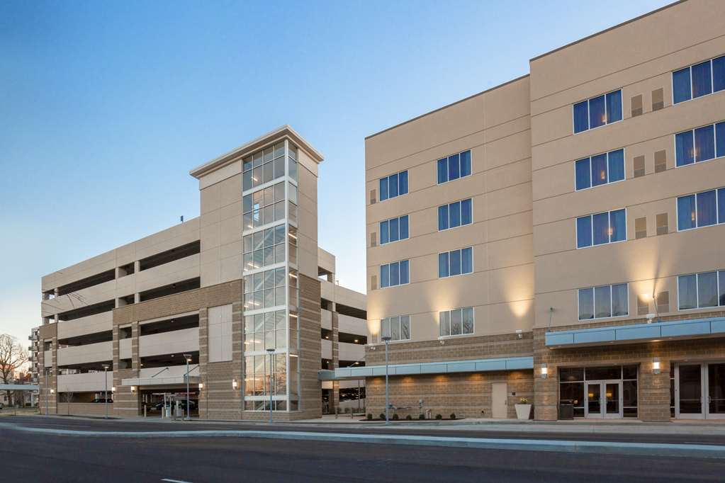 DoubleTree By Hilton Evansville - thumb 2