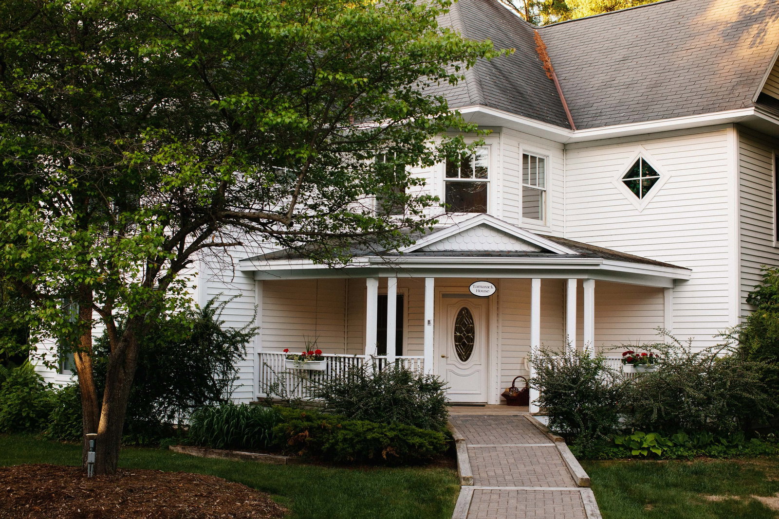 Eagle Harbor Inn - thumb 2