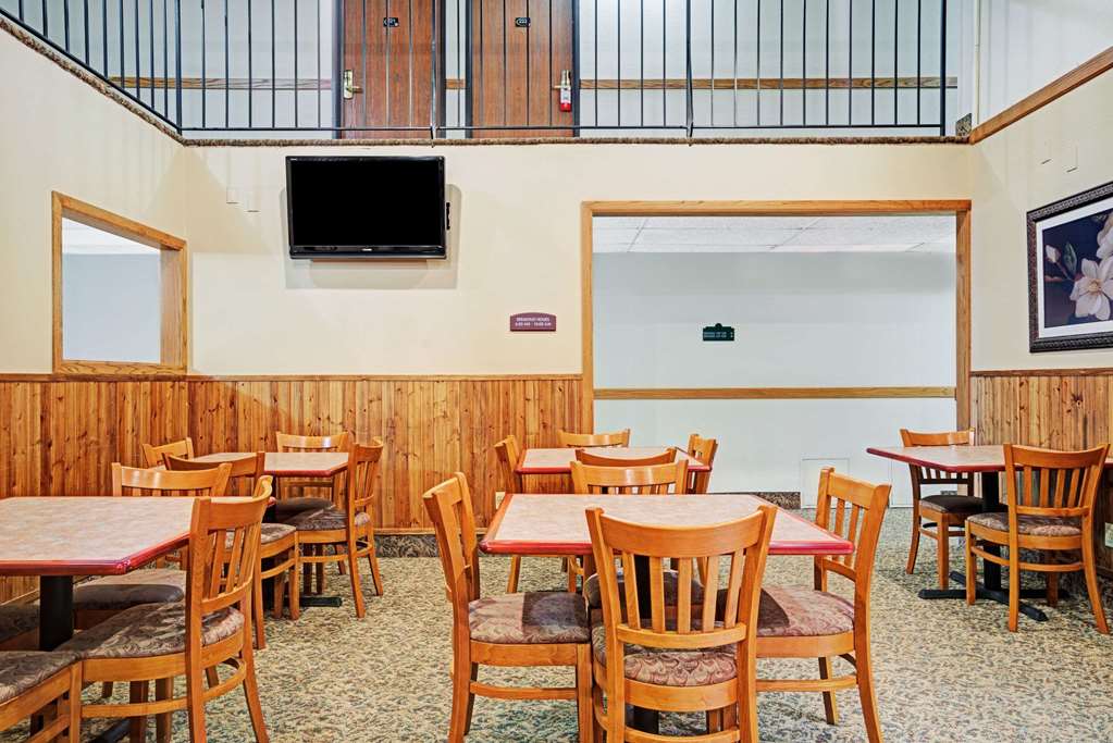 Super 8 Rogers - thumb 12