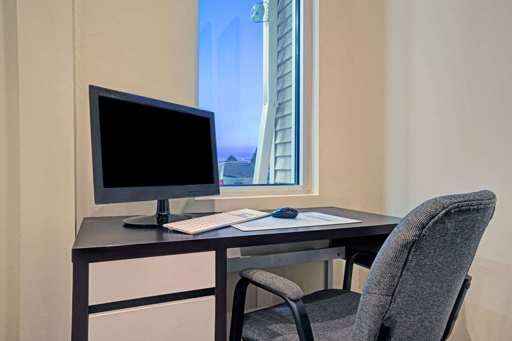 Super 8 Rogers - thumb 15