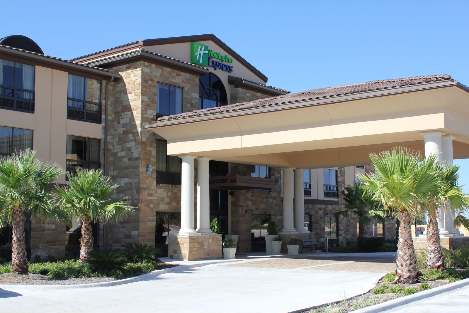 Holiday Inn Express Suites Lakeway - thumb 1