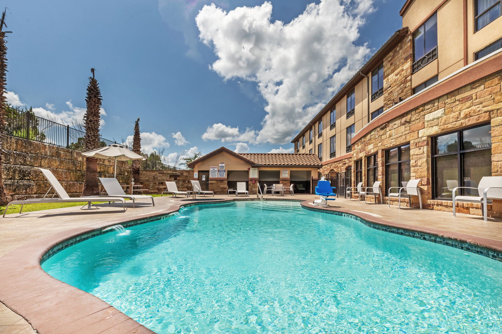 Holiday Inn Express Suites Lakeway - thumb 7