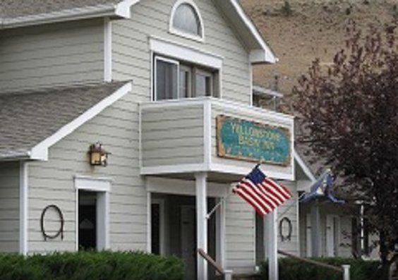 Yellowstone Basin Inn - thumb 0