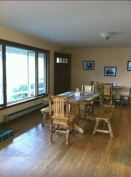 Yellowstone Basin Inn - thumb 5