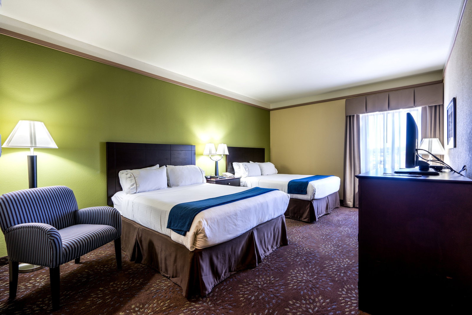 Holiday Inn Express - thumb 5