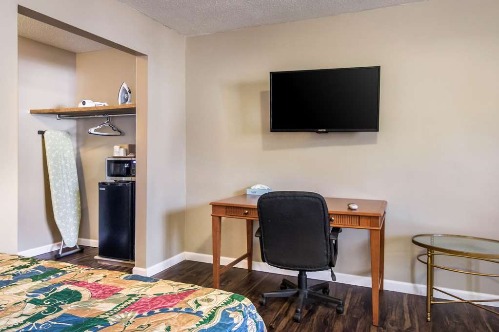 Rodeway Inn & Suites - thumb 5