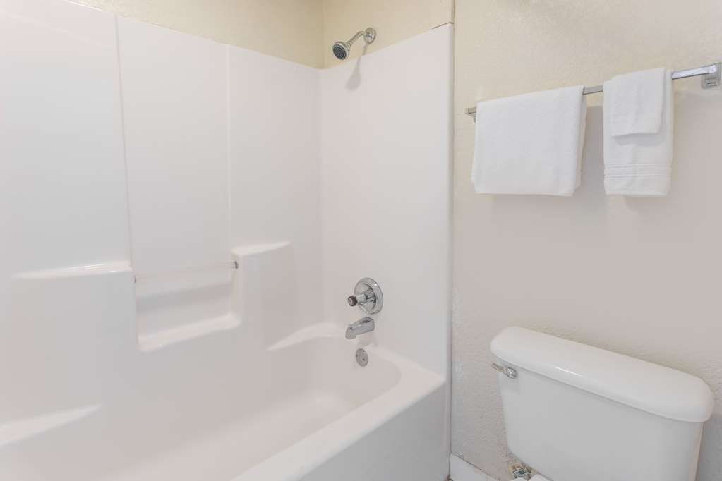 Days Inn Dillon - thumb 10