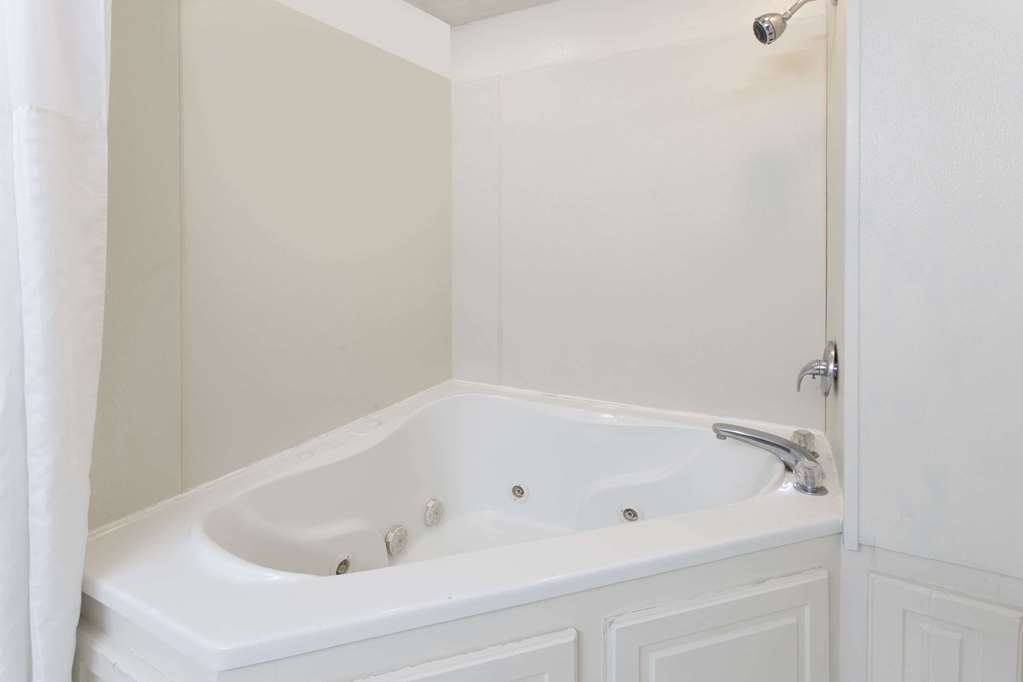 Days Inn Dillon - thumb 12