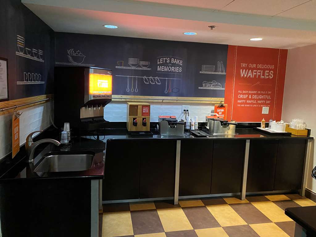 Hampton Inn Max Meadows - thumb 12