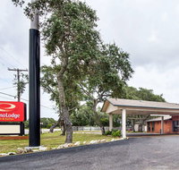 Econo Lodge Inn by the Bay - Tourism House