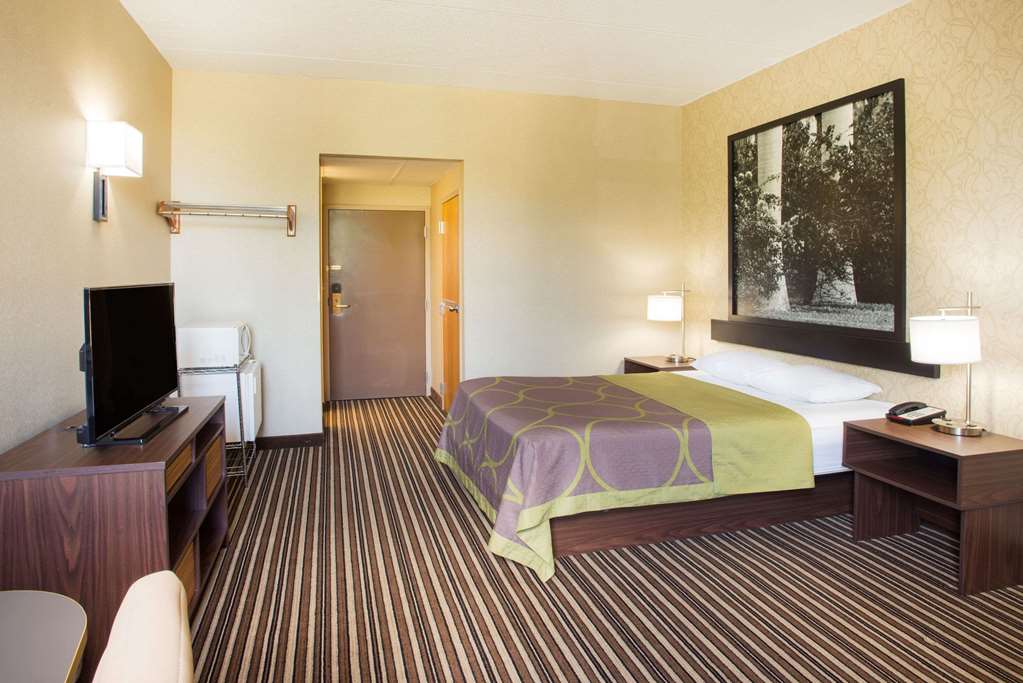 Super 8 Plattsburgh - thumb 7