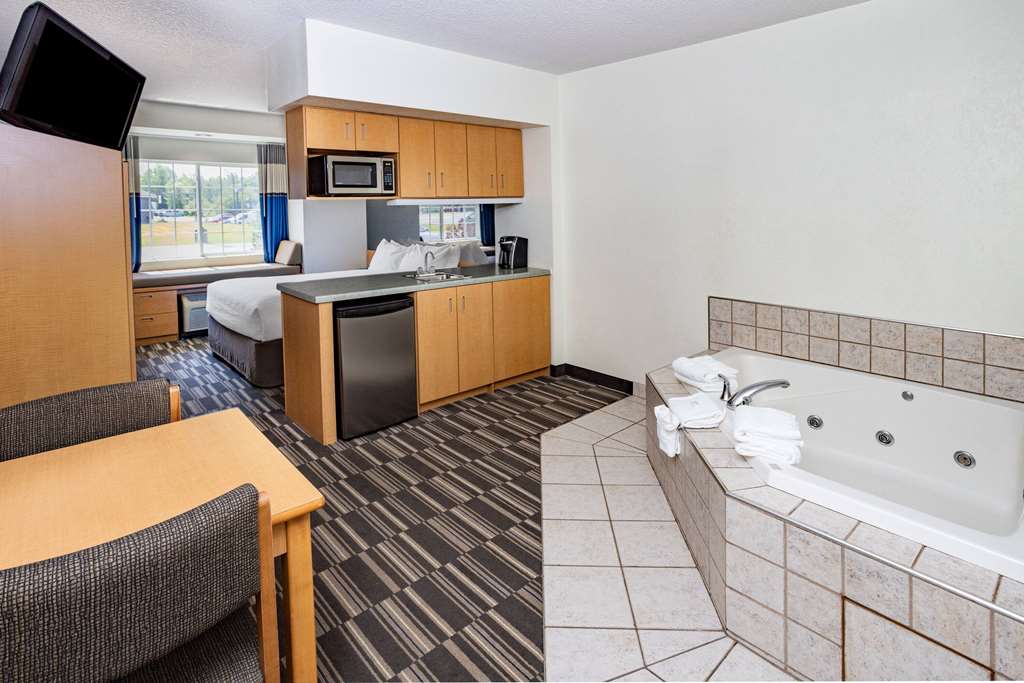 Microtel Inn & Suites Plattsburgh - thumb 12