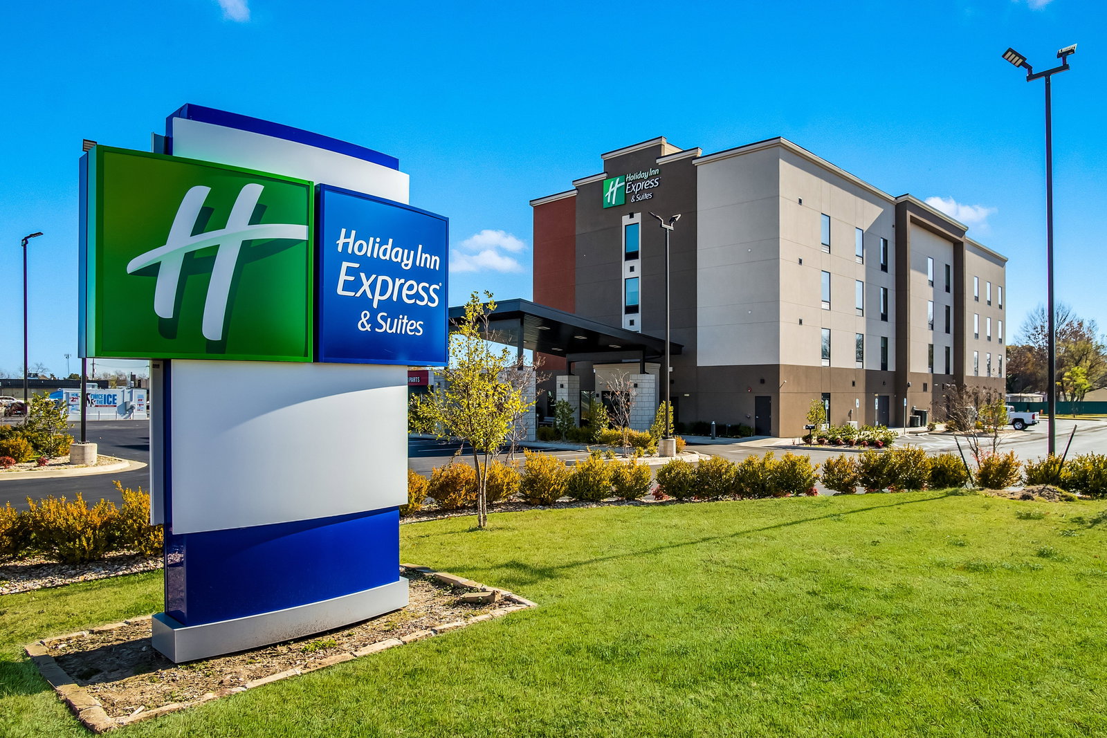 Holiday Inn Express & Suites Catoosa - thumb 0