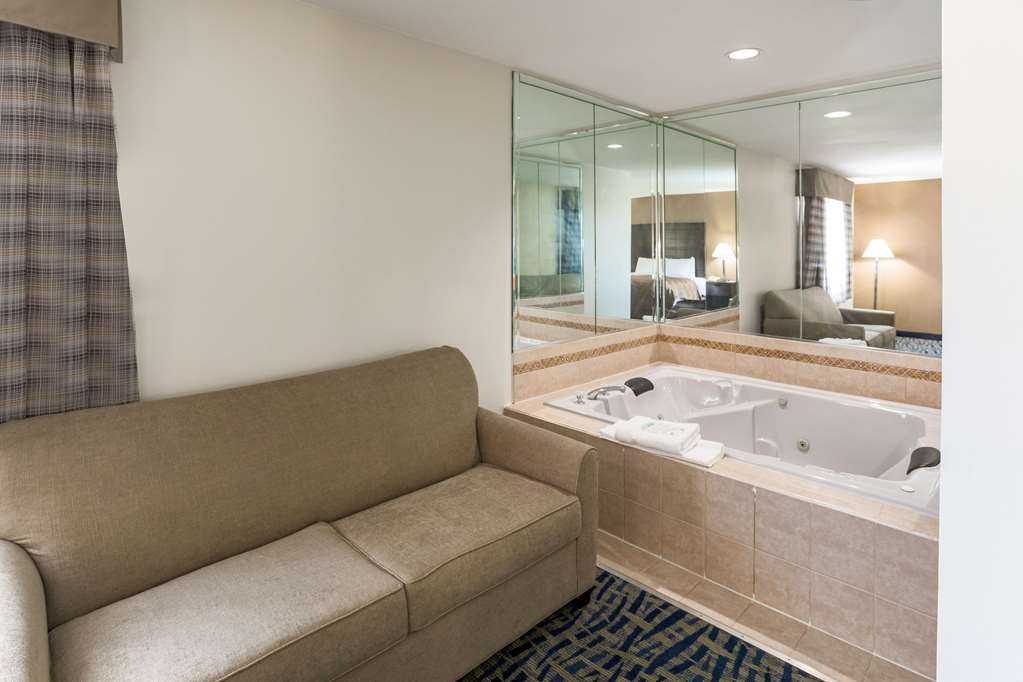 Quality Inn Rochelle - thumb 13