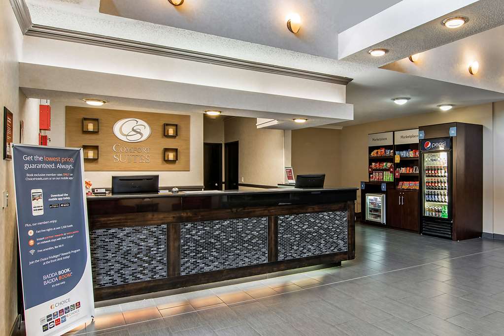Comfort Suites Near Vancouver Mall - thumb 2