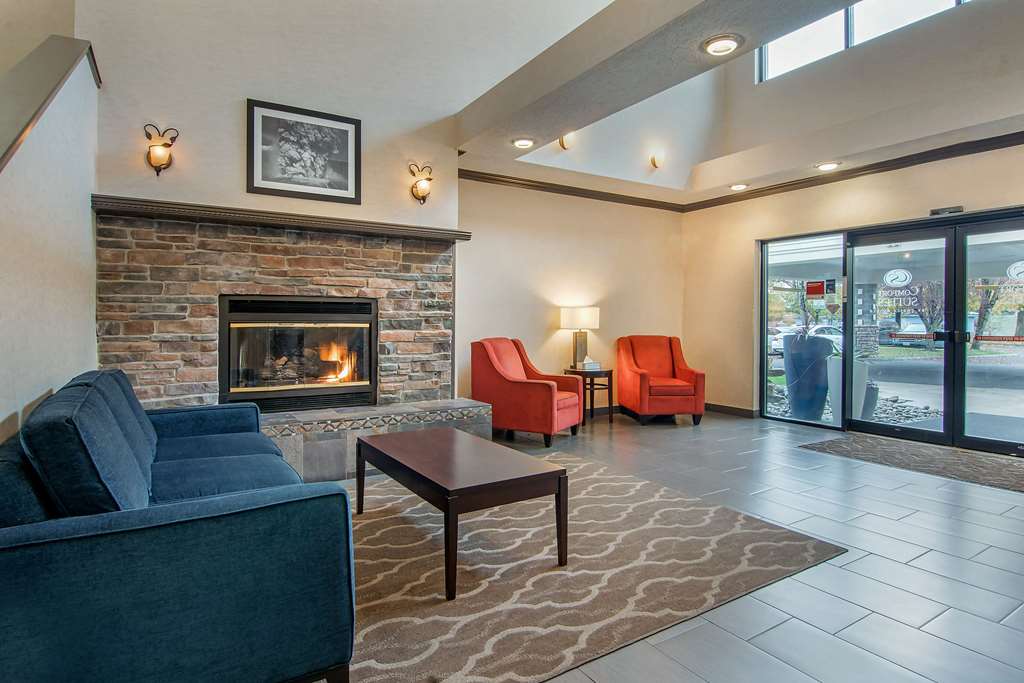 Comfort Suites Near Vancouver Mall - thumb 3