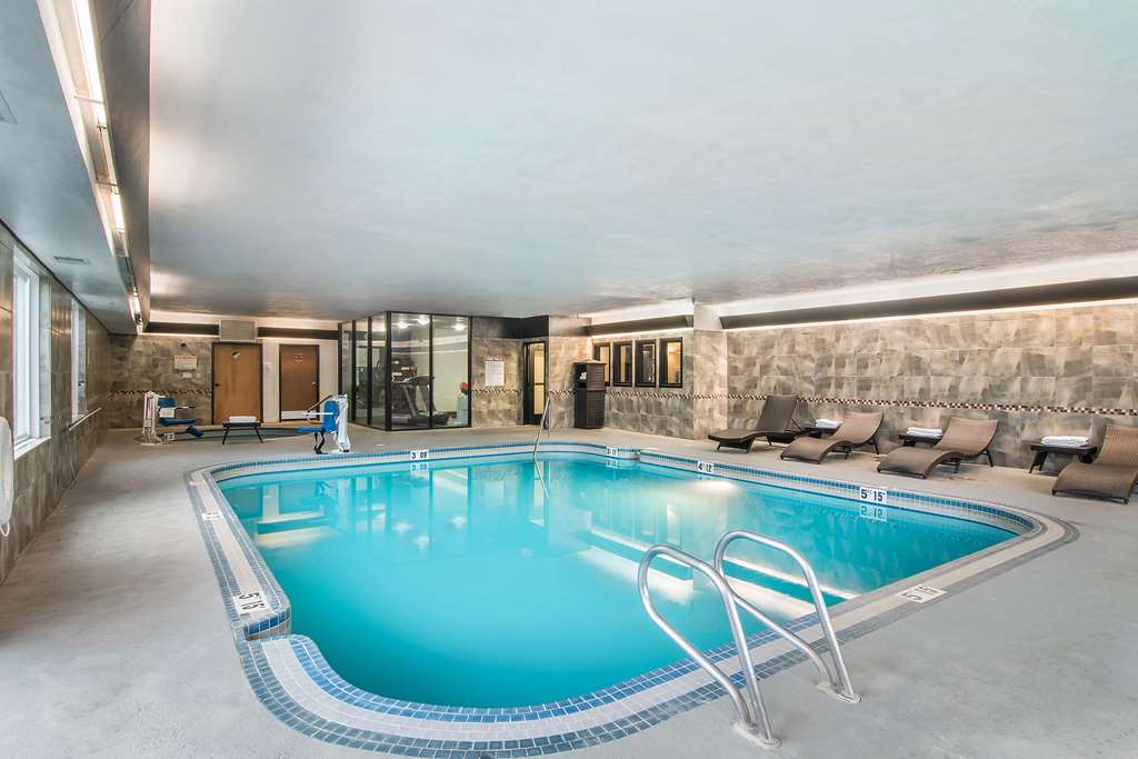 Comfort Suites Near Vancouver Mall - thumb 6