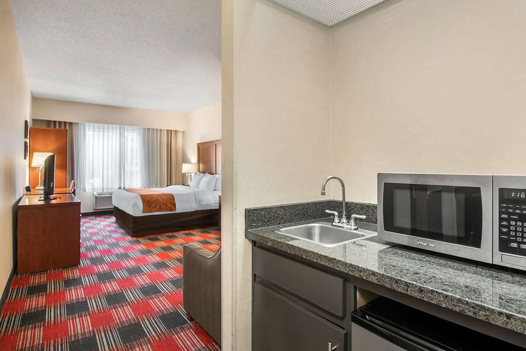 Comfort Suites Near Vancouver Mall - thumb 12